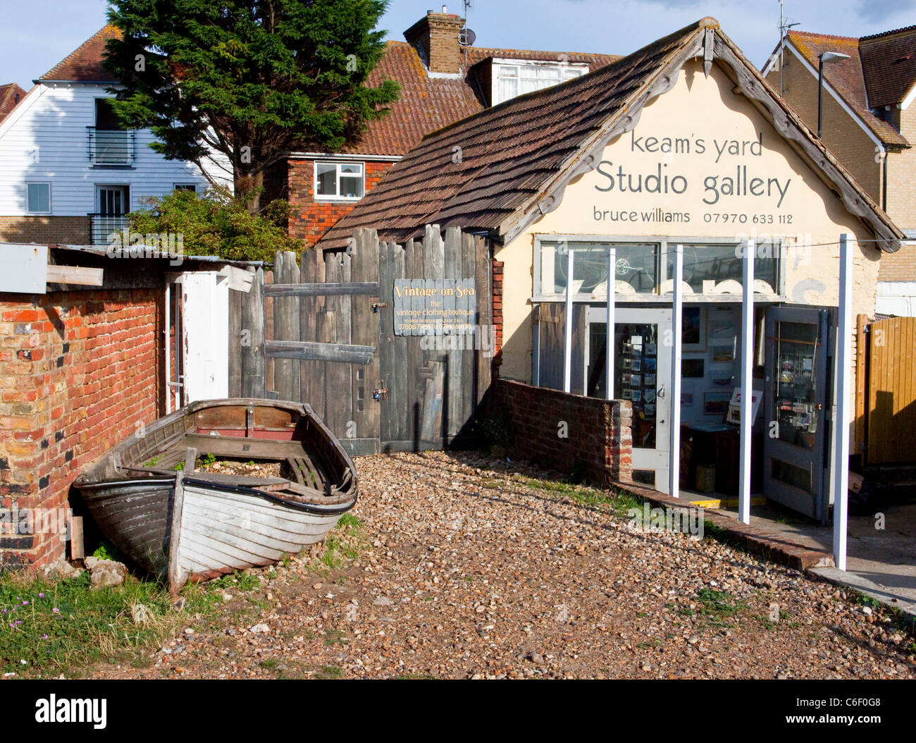 Atelier galerie d'art de cour Keams Port de Whitstable, Kent, Angleterre, Royaume-Uni Banque D'Images