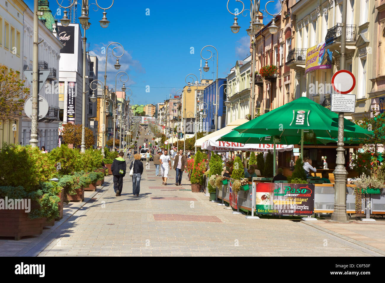 Kielce, rue principale à la vieille ville, Pologne Banque D'Images