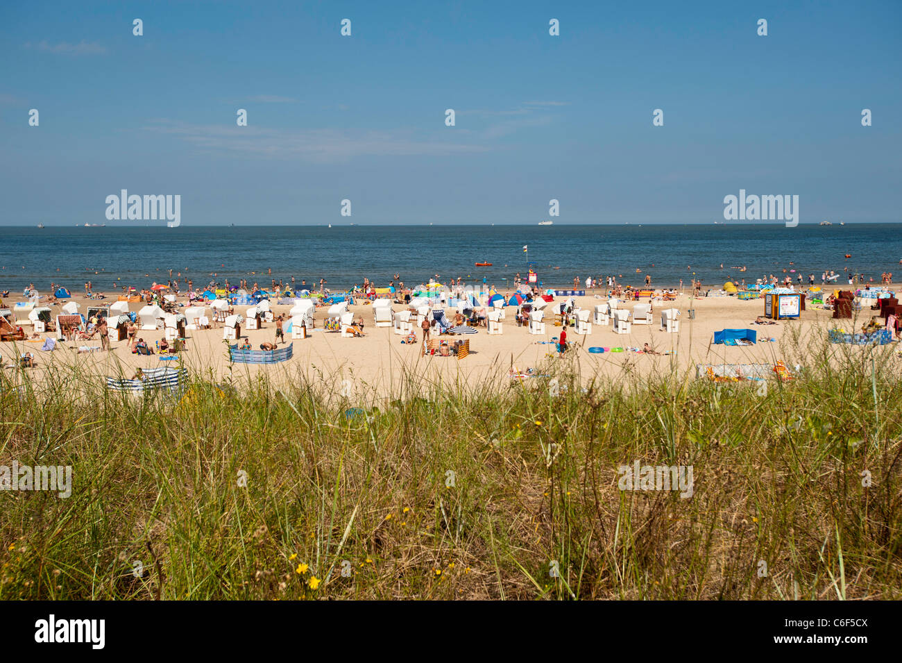 Plage de sable fin sur la côte de la mer Baltique, Swinoujscie, Pologne Banque D'Images