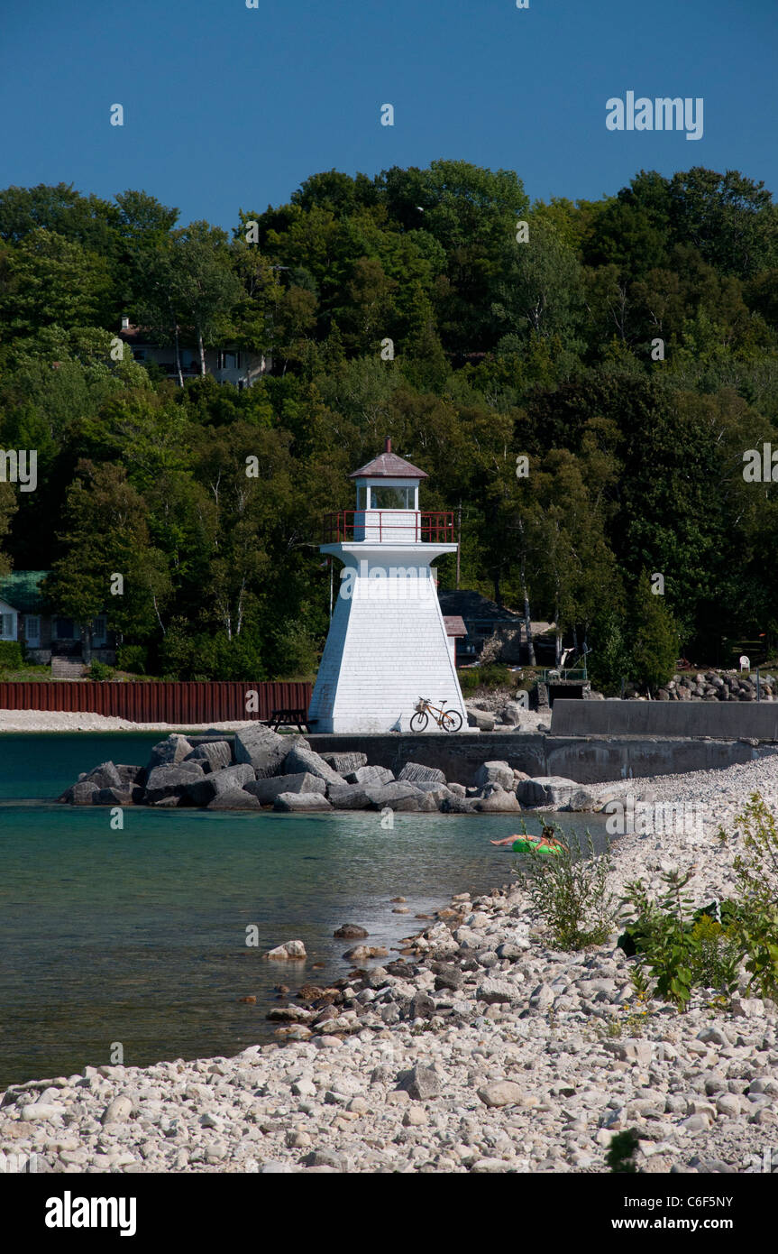 La tête de lion le phare sur la péninsule de Bruce, le lac Huron. Banque D'Images