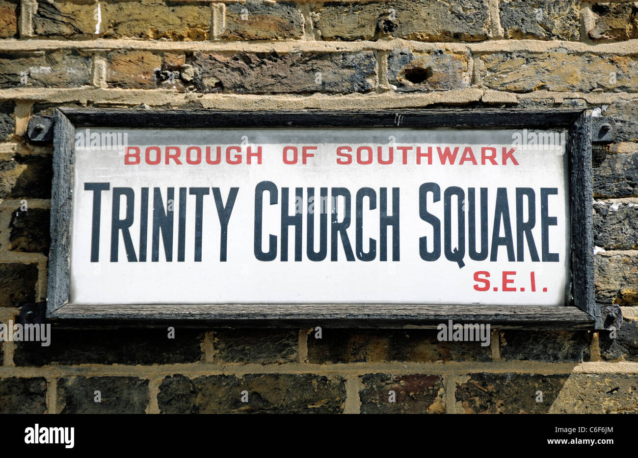 Place de l'église Trinity Street sign London Borough of Southwark SE1 England UK Banque D'Images