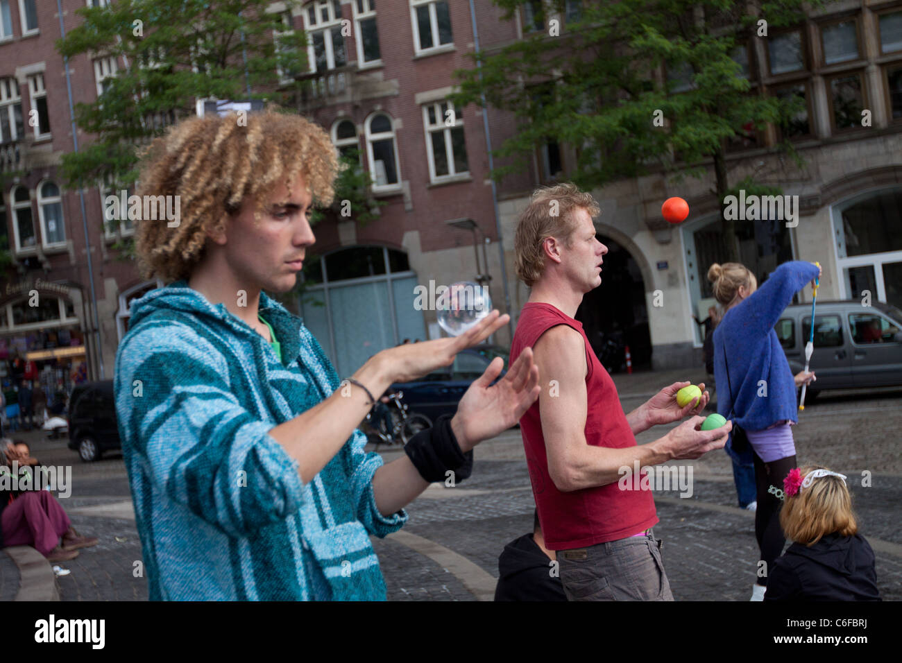 Les artistes de rue sur la place du Dam à Amsterdam Banque D'Images