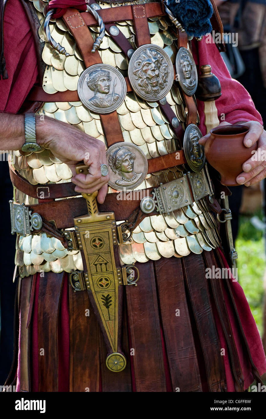 Le Centurion Légionnaire . Soldat romain Re-enactment . Détail d'armes et  uniformes Photo Stock - Alamy