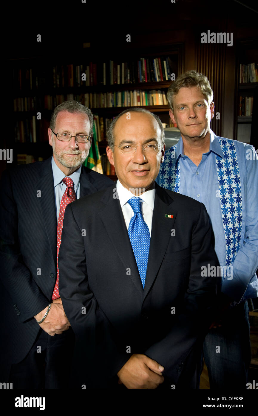 Le Président Felipe Calderon, Peter Greenberg et John Feist à Los Pinos Banque D'Images