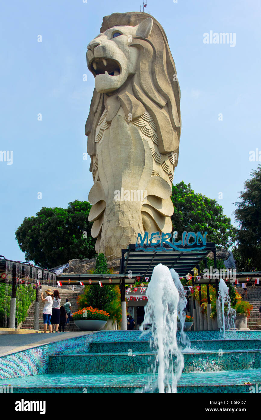 L'icône de Singapour, le Merlion à Sentosa Park Banque D'Images L'icône de Singapour, le Merlion à Sentosa Park Banque D'Images