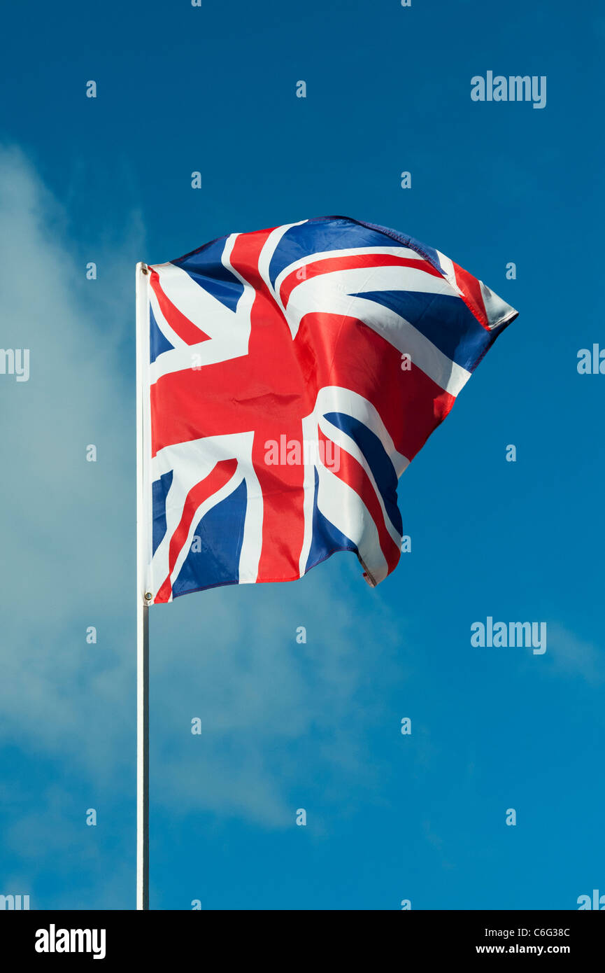 Union Jack flag flottant au vent Banque D'Images