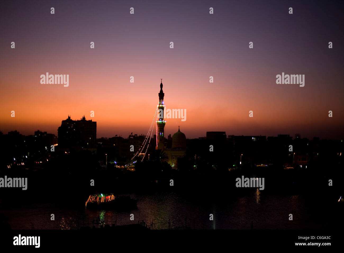 Au coucher du soleil de la mosquée au Caire, Egypte, 9 août 2011. Banque D'Images