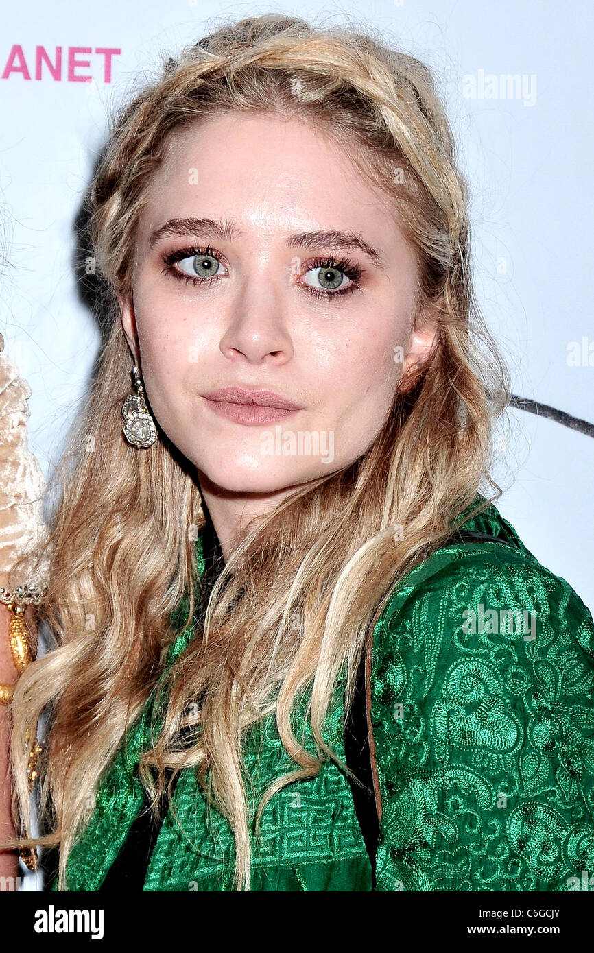 Mary-Kate Olsen inauguration célébration de 'Le Djaggernaut otarian : la planète plus durable Restaurant' sur Bleecker Street - Arrivées Banque D'Images
