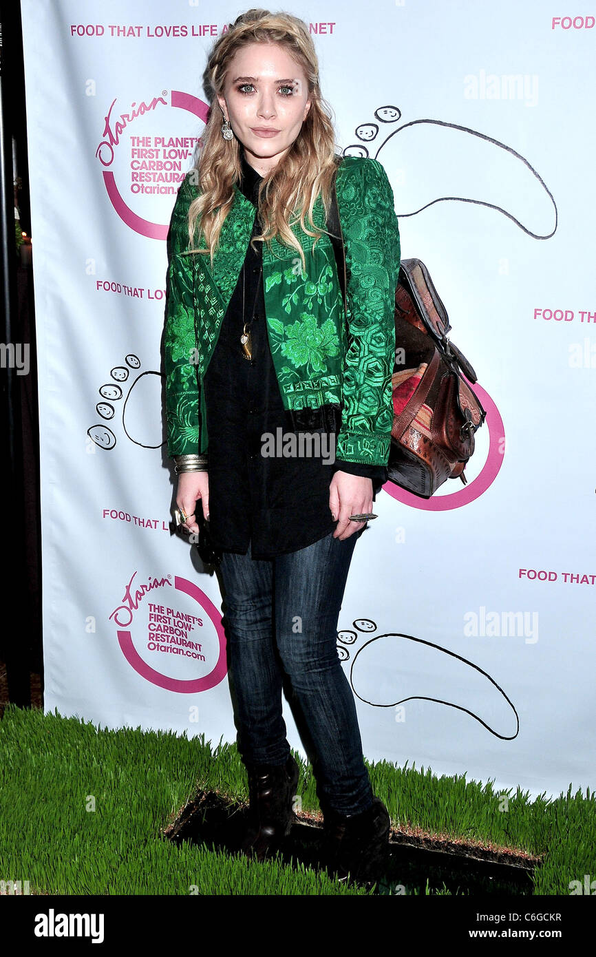 Mary-Kate Olsen inauguration célébration de 'Le Djaggernaut otarian : la planète plus durable Restaurant' sur Bleecker Street - Arrivées Banque D'Images