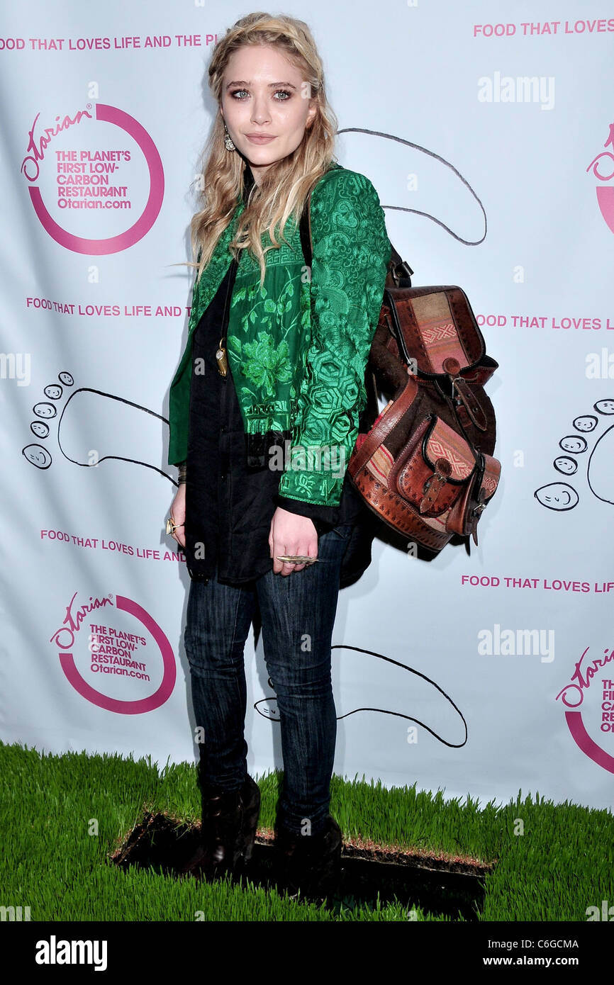 Mary-Kate Olsen inauguration célébration de 'Le Djaggernaut otarian : la planète plus durable Restaurant' sur Bleecker Street - Arrivées Banque D'Images