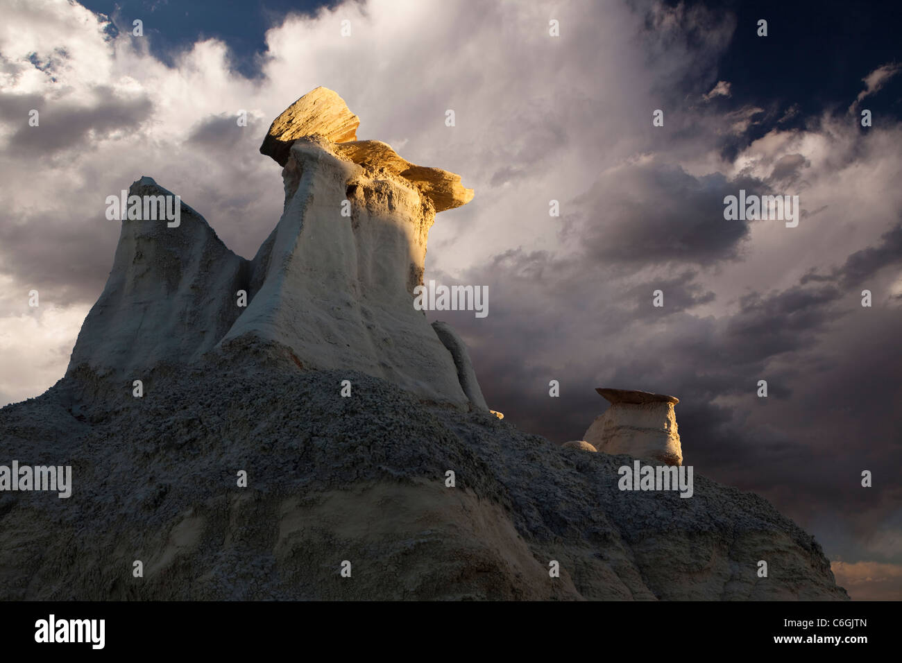 À l'Hoodoos Ah-shi-sle-pah Badlands Banque D'Images