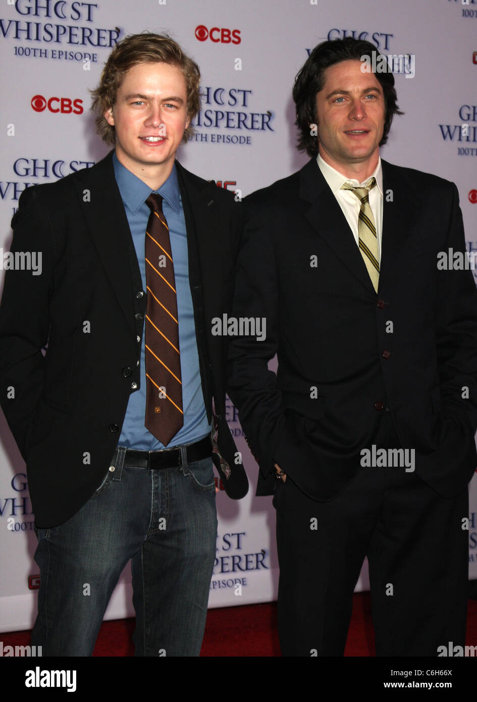 Christoph Sanders & David Conrad partie pour le 100e épisode de la 'Ghost Whisperer' qui s'est tenue au Club XIV. Los Angeles, Californie Banque D'Images