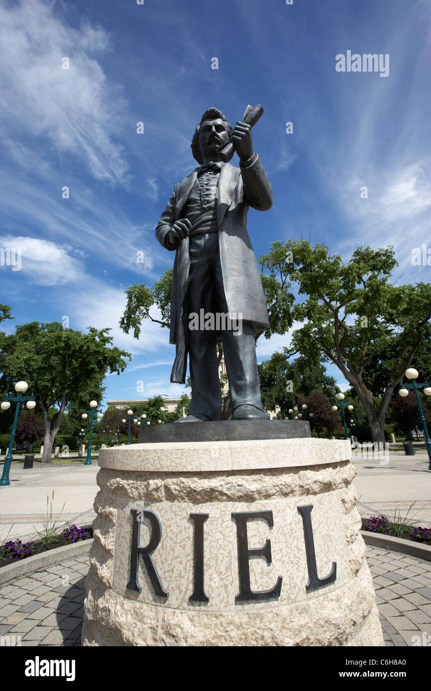 Statue de Louis Riel dans le parc à l'arrière de l'édifice de l'assemblée législative du Manitoba Winnipeg Manitoba canada Banque D'Images