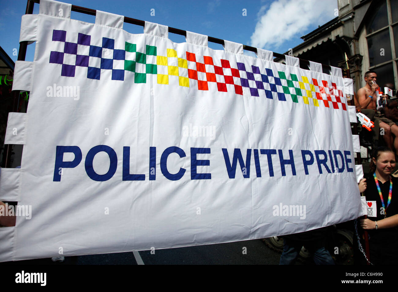 Bannière de la police lors de la Gay Pride de Manchester, Manchester, Angleterre Banque D'Images