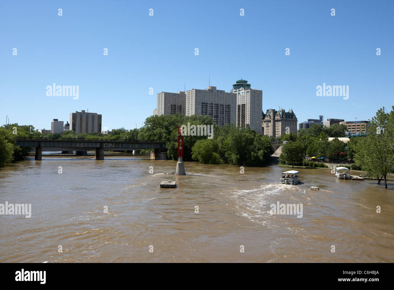 Rivière Assiniboine, dans l'inondation sur le port historique de la Fourche Winnipeg Manitoba Canada Banque D'Images