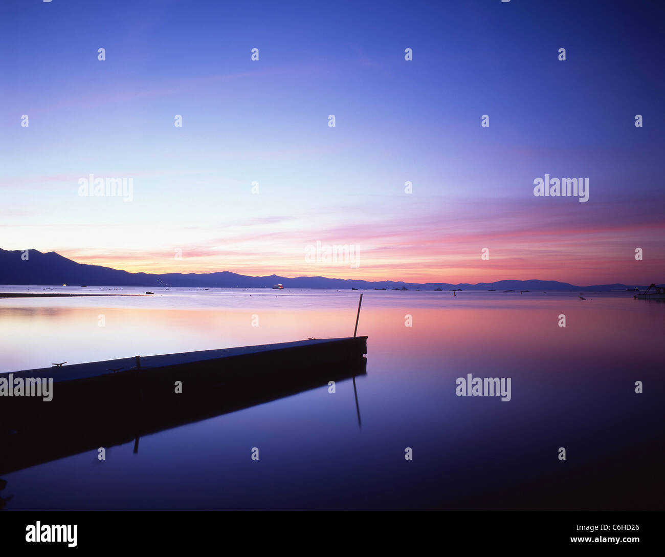 Sud du lac au coucher du soleil, le lac Tahoe, Sierra Nevada, Californie, États-Unis d'Amérique Banque D'Images
