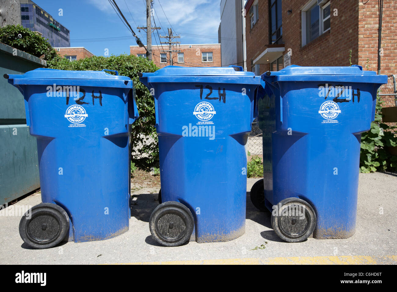 Blue Ville de Winnipeg Manitoba canada bacs de recyclage Banque D'Images