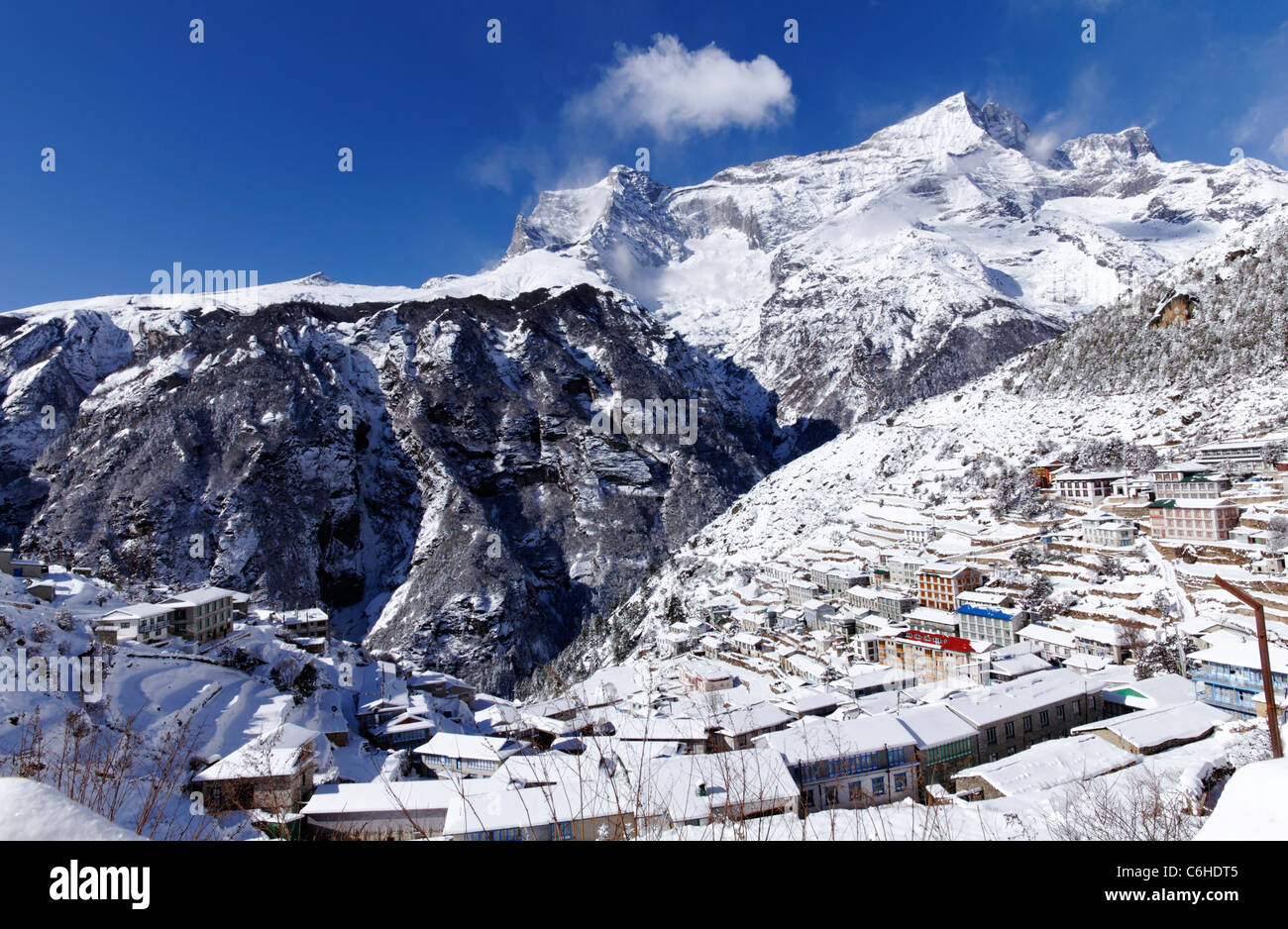 Neige à la capitale de sherpa Namche Bazar, Région de l'Everest, au Népal Banque D'Images
