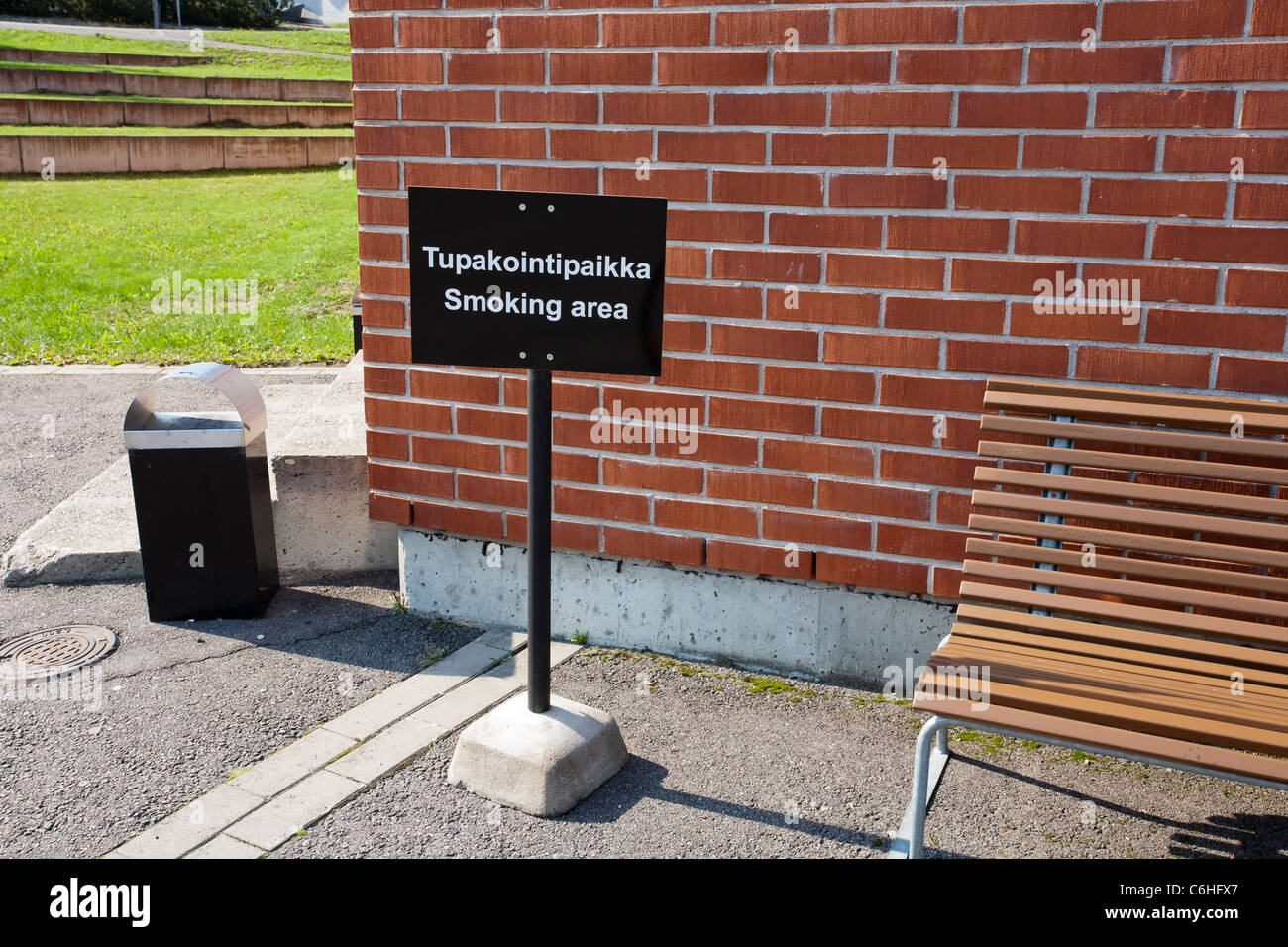 Tupakointipaikka, zone fumeurs Banque D'Images