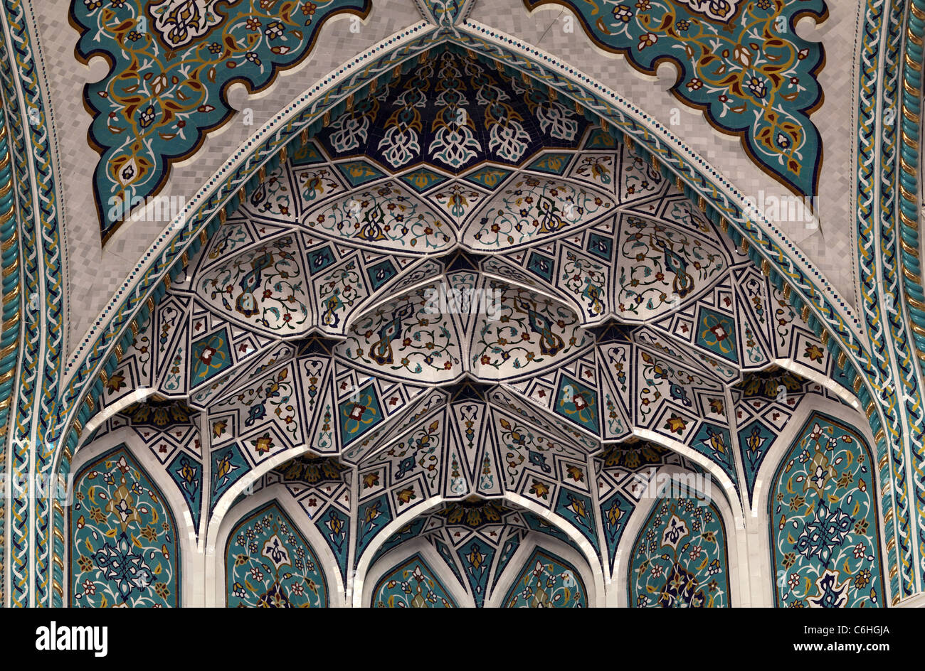 Belle mosaïque à l'intérieur de la Grande Mosquée Sultan Qaboos à Mascate, Oman Banque D'Images