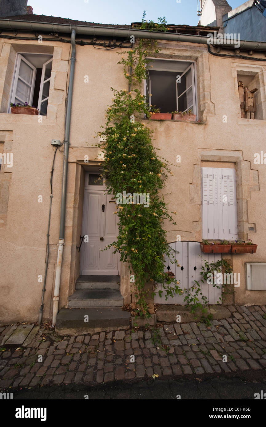 Façade maison ancienne, médiévale d'Autun, Bourgogne, France Banque D'Images