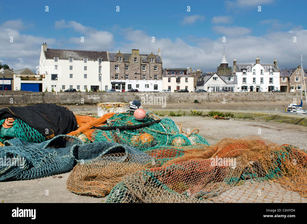 Parsemé de filets de pêche commerciale de Stonehaven Harbour - Kincardienshire Banque D'Images