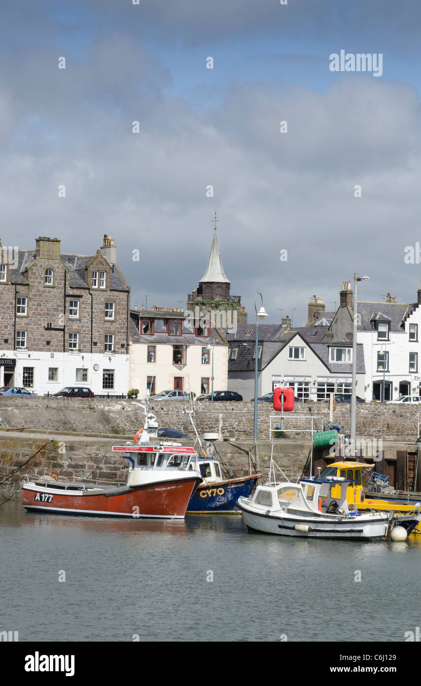 Les bateaux de pêche amarrés au port de Stonehaven - Kincardienshire Banque D'Images