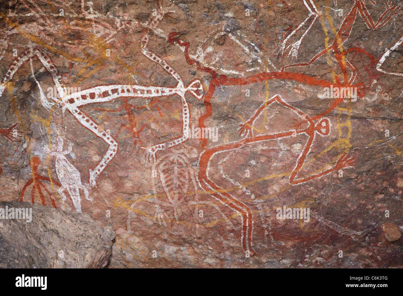 Aboriginal Rock Art de danser à pente Gallery, à Burrunggui, Kakadu National Park, Territoire du Nord, Australie Banque D'Images