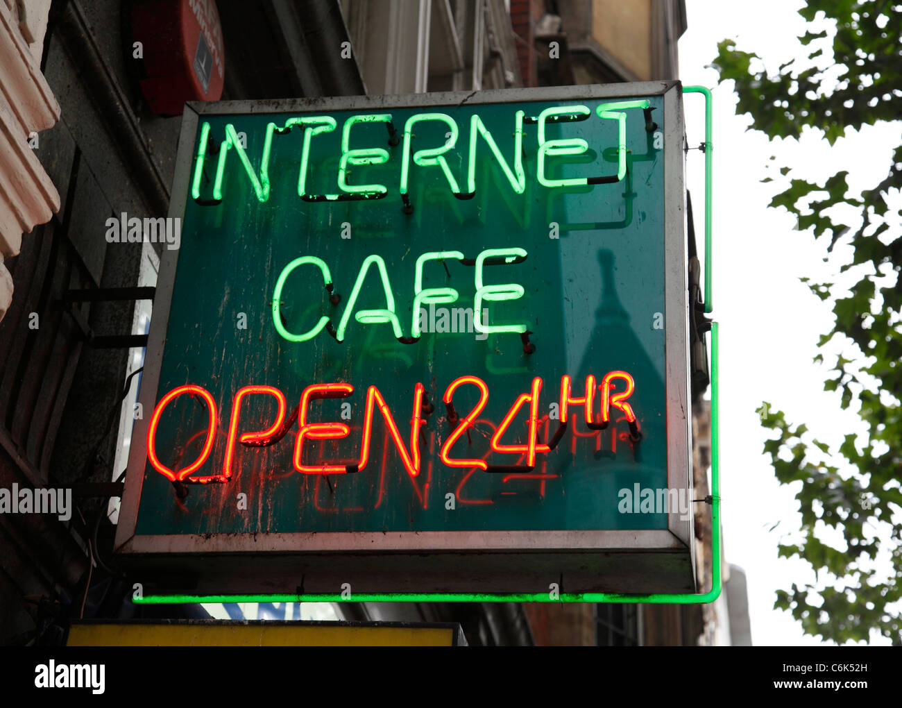 Un Internet café à Londres, Angleterre, Royaume-Uni Banque D'Images