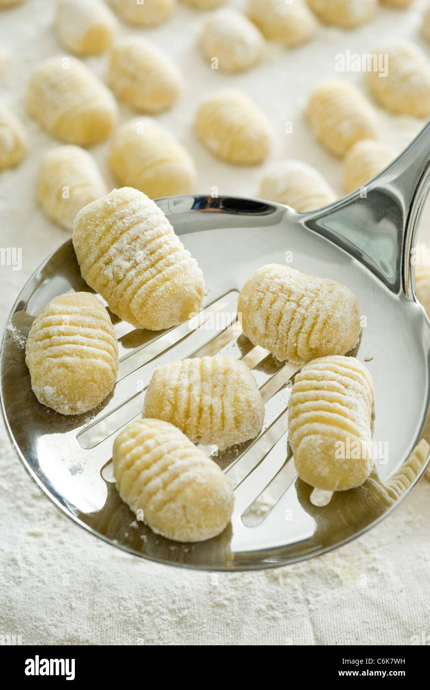 Gnocchi à la ricotta et le zeste de citron Banque D'Images