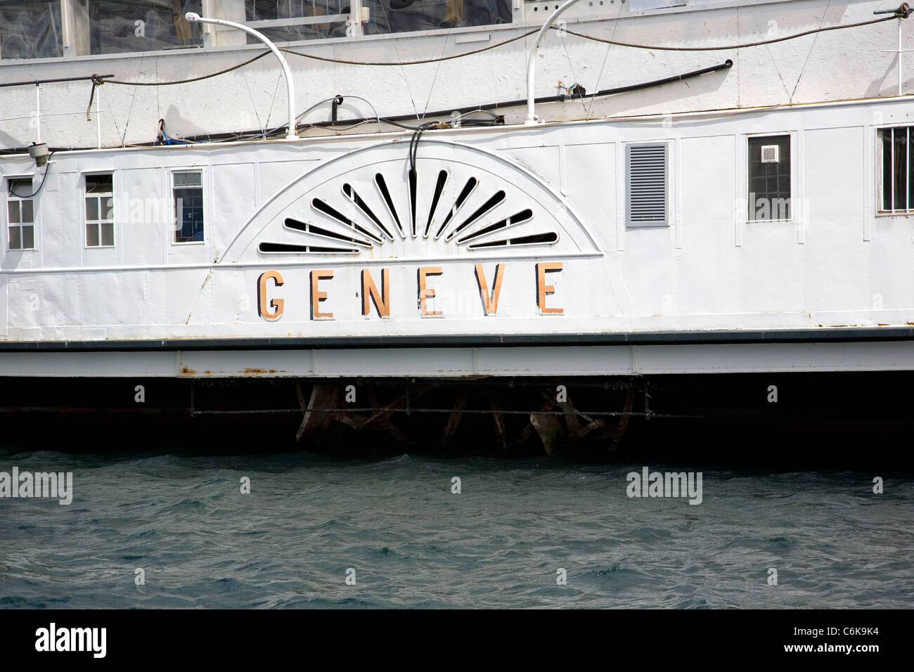 Bateau à vapeur à aubes de Genève sur le Lac Léman Banque D'Images