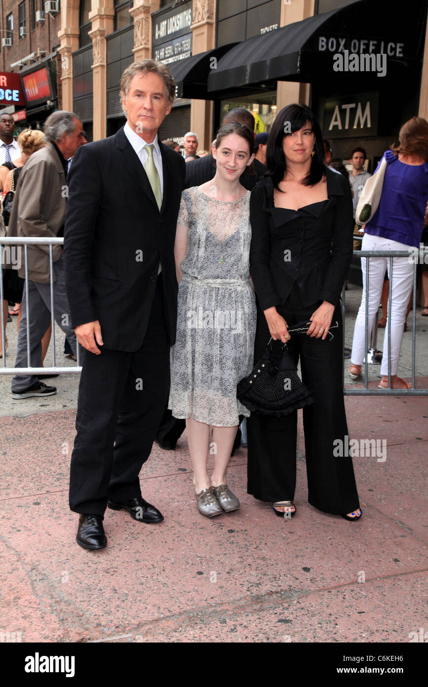 Kevin Kline, fille Greta Simone Kline et Phoebe Cates la première de 'l'homme'' à Village East Cinema New York, Banque D'Images