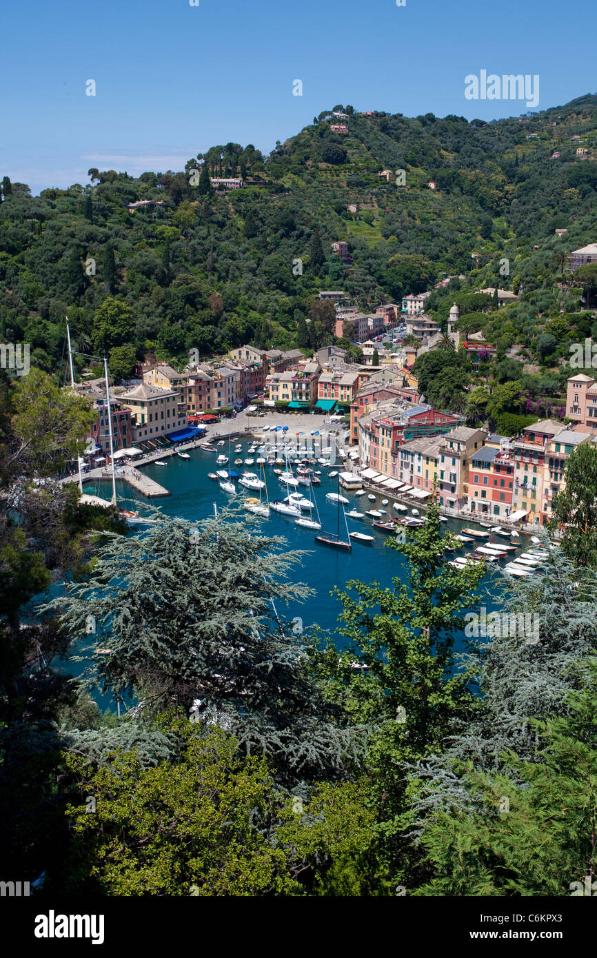 Portofino, village de pêcheurs avec un port pittoresque, résidence de vacances, la Ligurie di Levante, riviera italienne, Italie, Méditerranée, Europe Banque D'Images