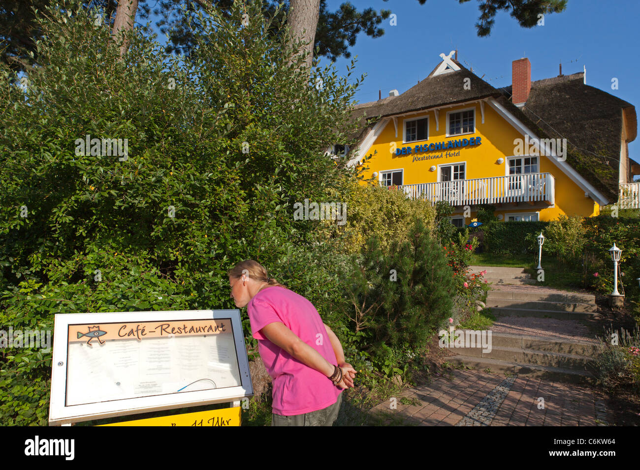 Restaurant, Ville de la mer Baltique Prerow, Schleswig-Holstein, Allemagne Banque D'Images