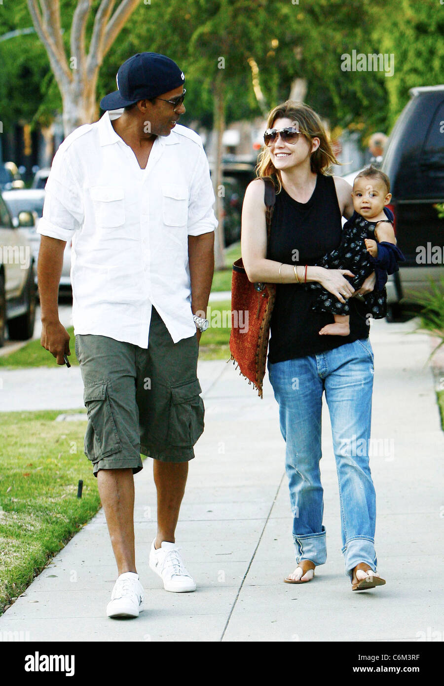 Ellen Pompeo et Chris Ivery avec leur fille Stella Luna ont été repéré en laissant une maison d'amis à Beverly Hills, Los Angeles, Banque D'Images