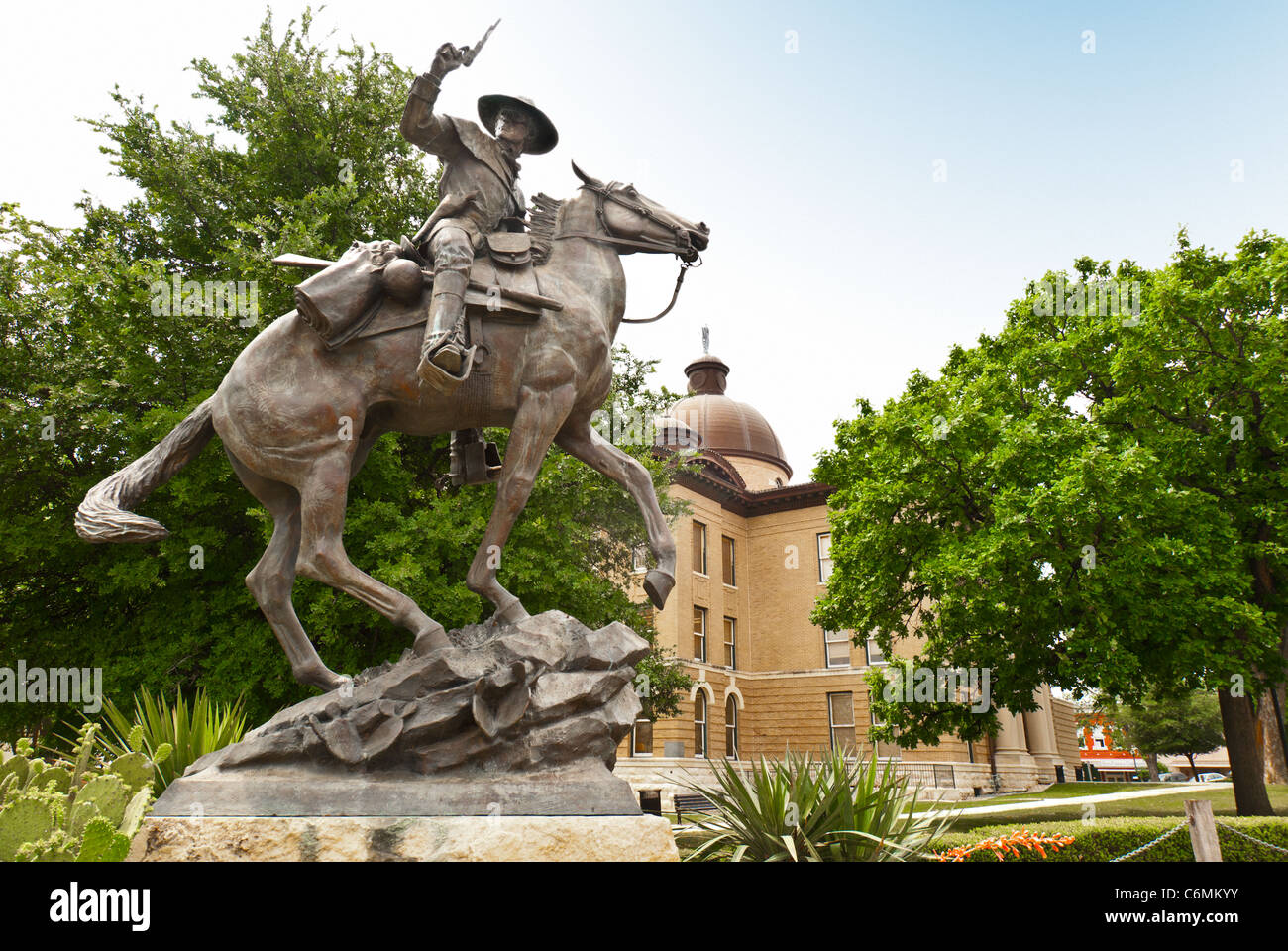 Texas Ranger le Capitaine John Coffee 'Jack' Hays (1817-1883) statue sur les Hays County Courthouse motif à San Marcos, Texas, USA Banque D'Images