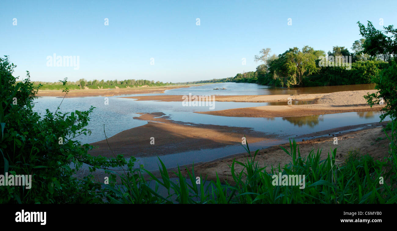 La rivière Limpopo à Crooks corner et la frontière du Mozambique Banque D'Images