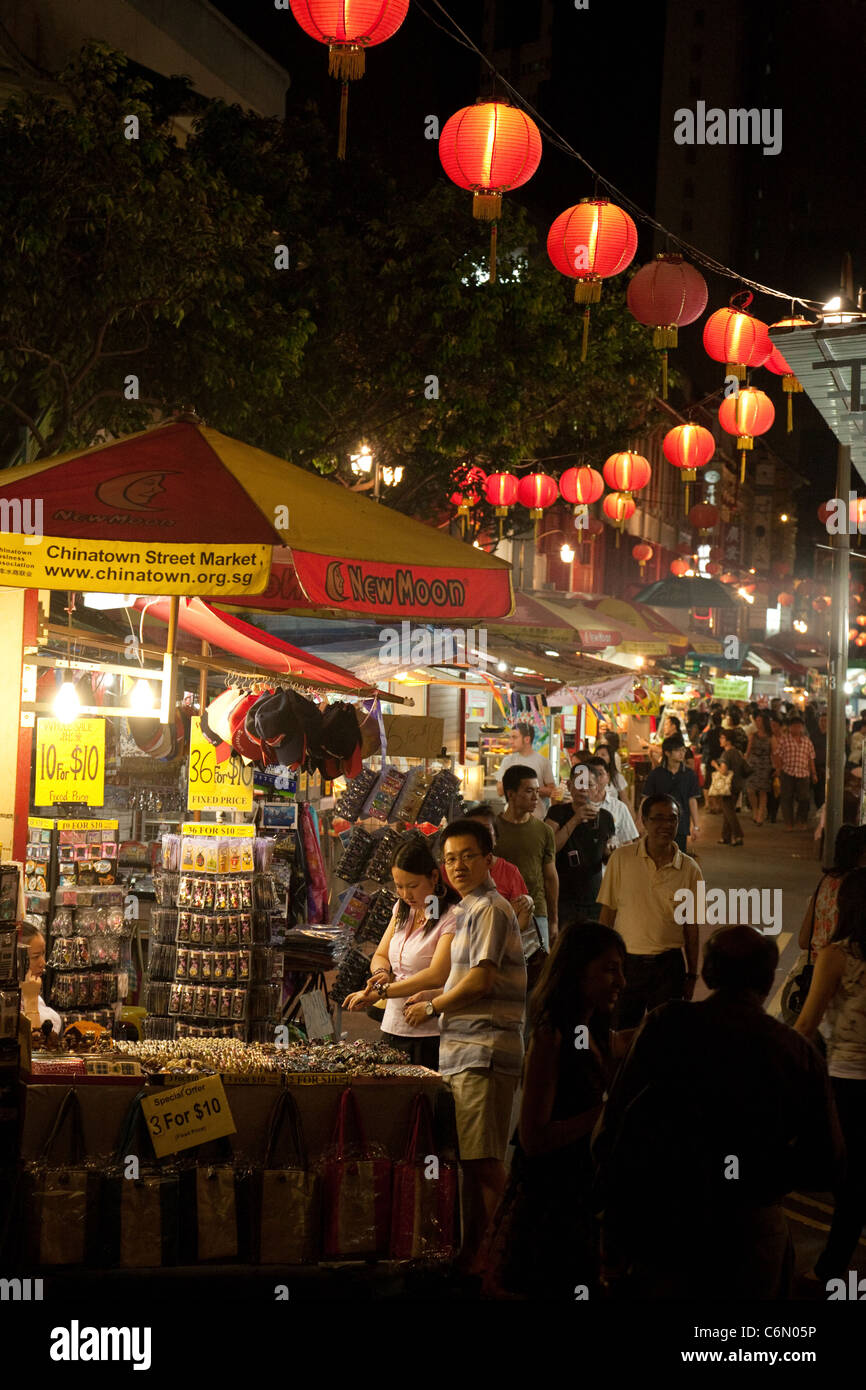 Scène nocturne de Singapore Street, marché de Chinatown Street, Singapour Asia Banque D'Images