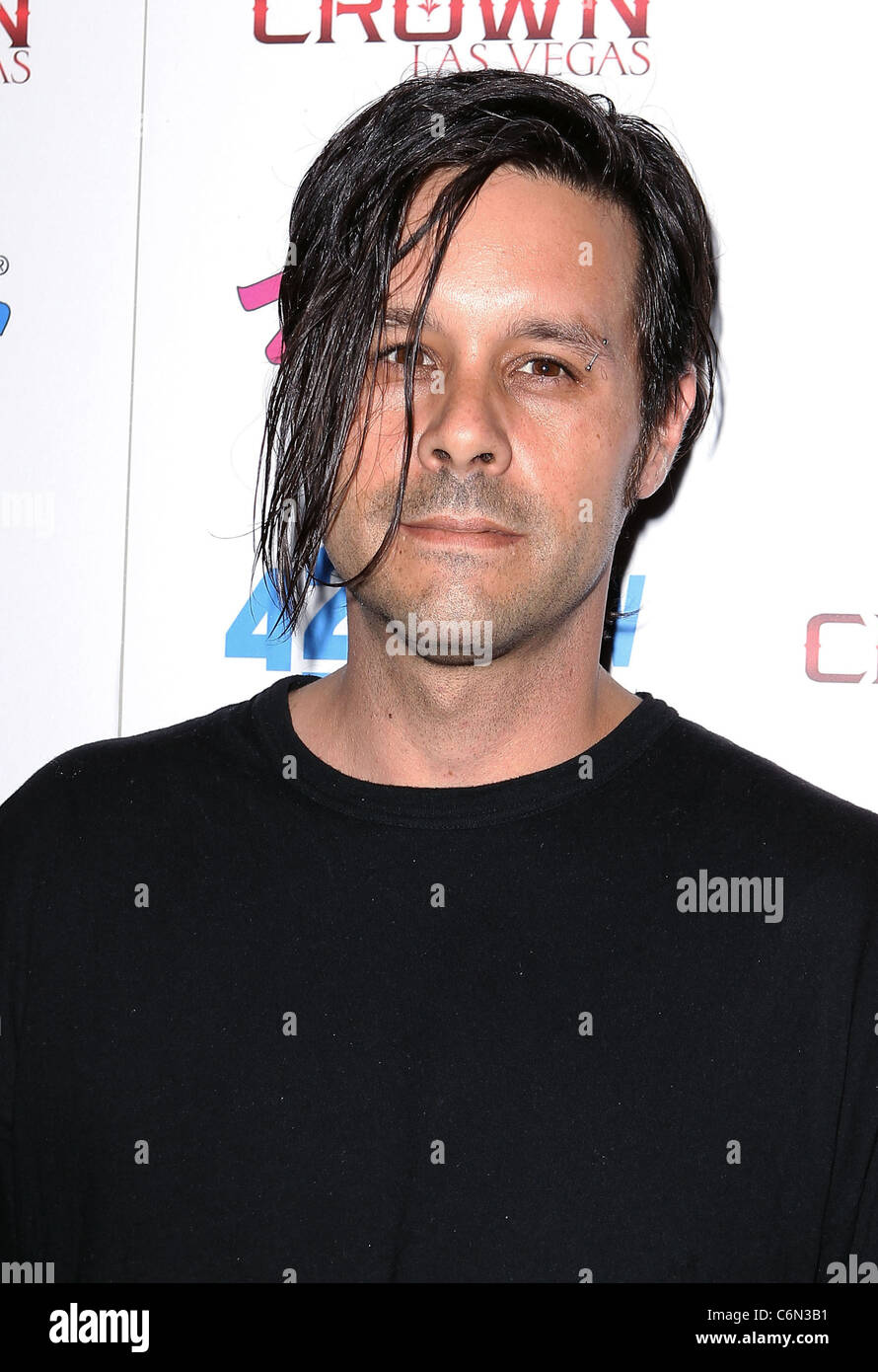 Carmen electra and rob patterson host party at crown nightclub Banque ...