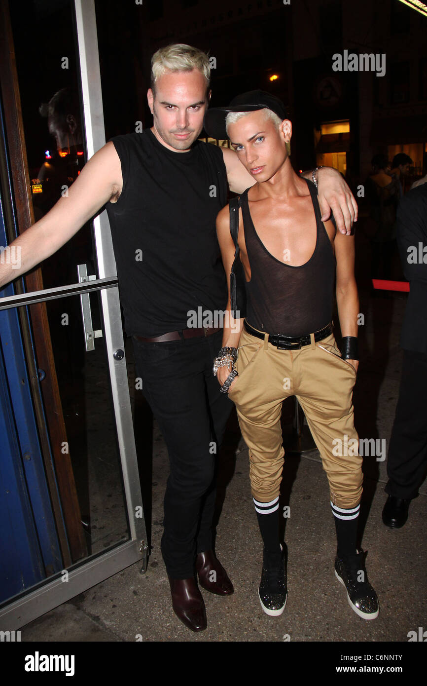 David et Philippe aka La Blonde Blondes David LaChapelle a tenu au Carnaval de nuit au-dessus de Bowlmor Lanes, New York City Banque D'Images