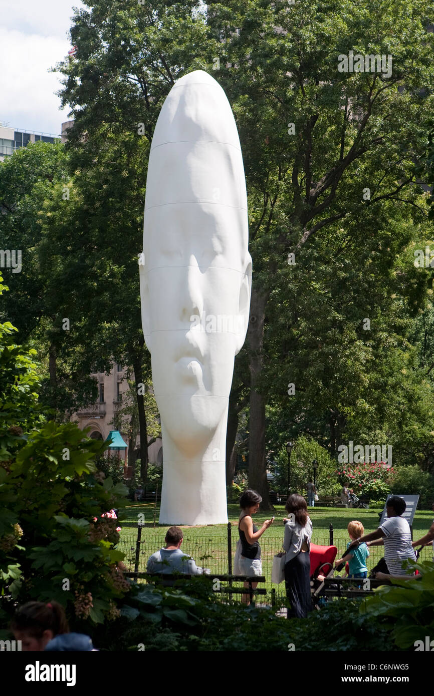 Jaume Plensa's art Echo est représentée dans le Madison Square Park, à New York Banque D'Images