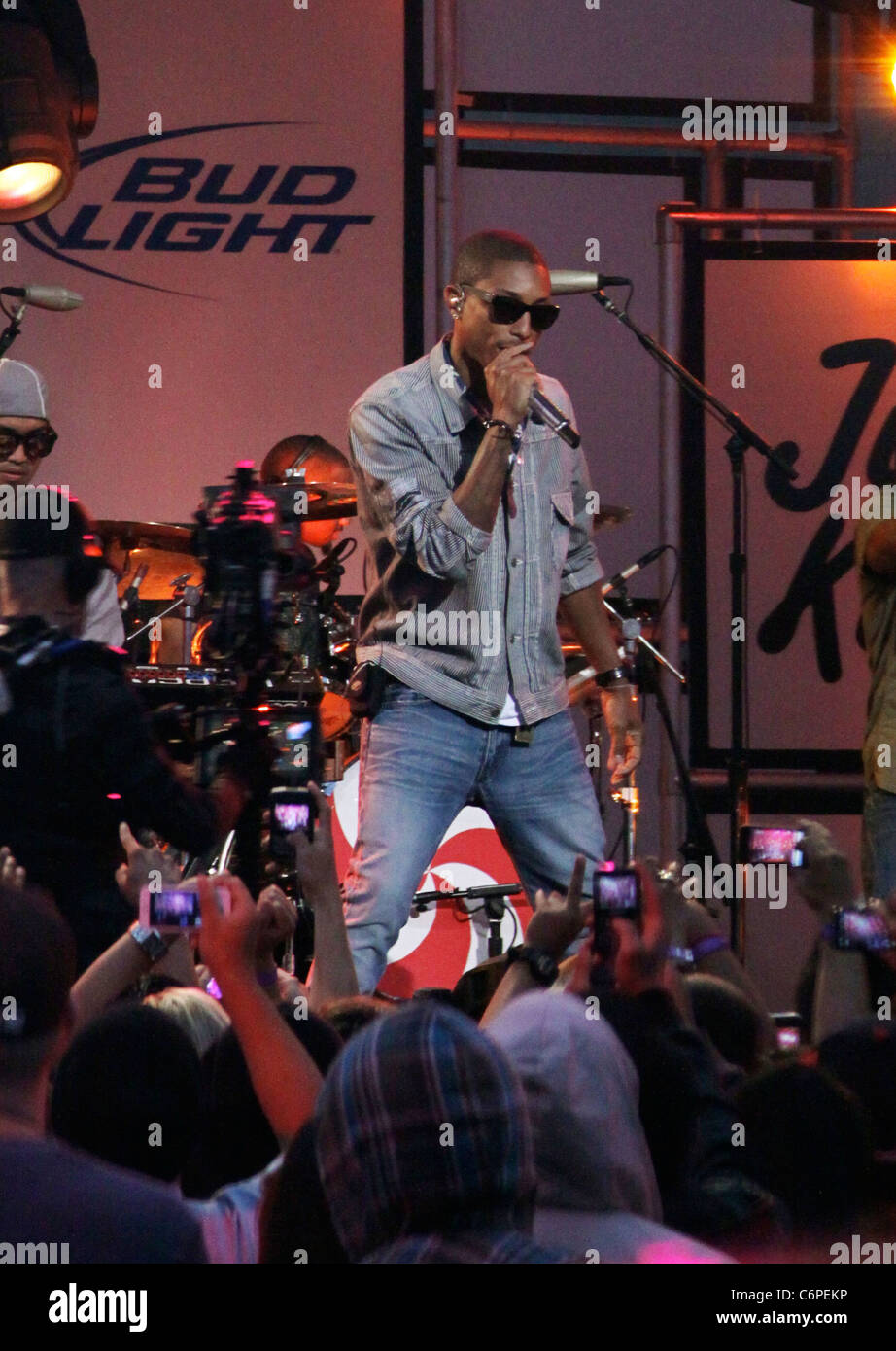 Pharrell et le rêve d'effectuer sur le Jimmy Kimmel Show Hollywood, Californie, USA - 29.06.10 Le Circuit des médias Banque D'Images