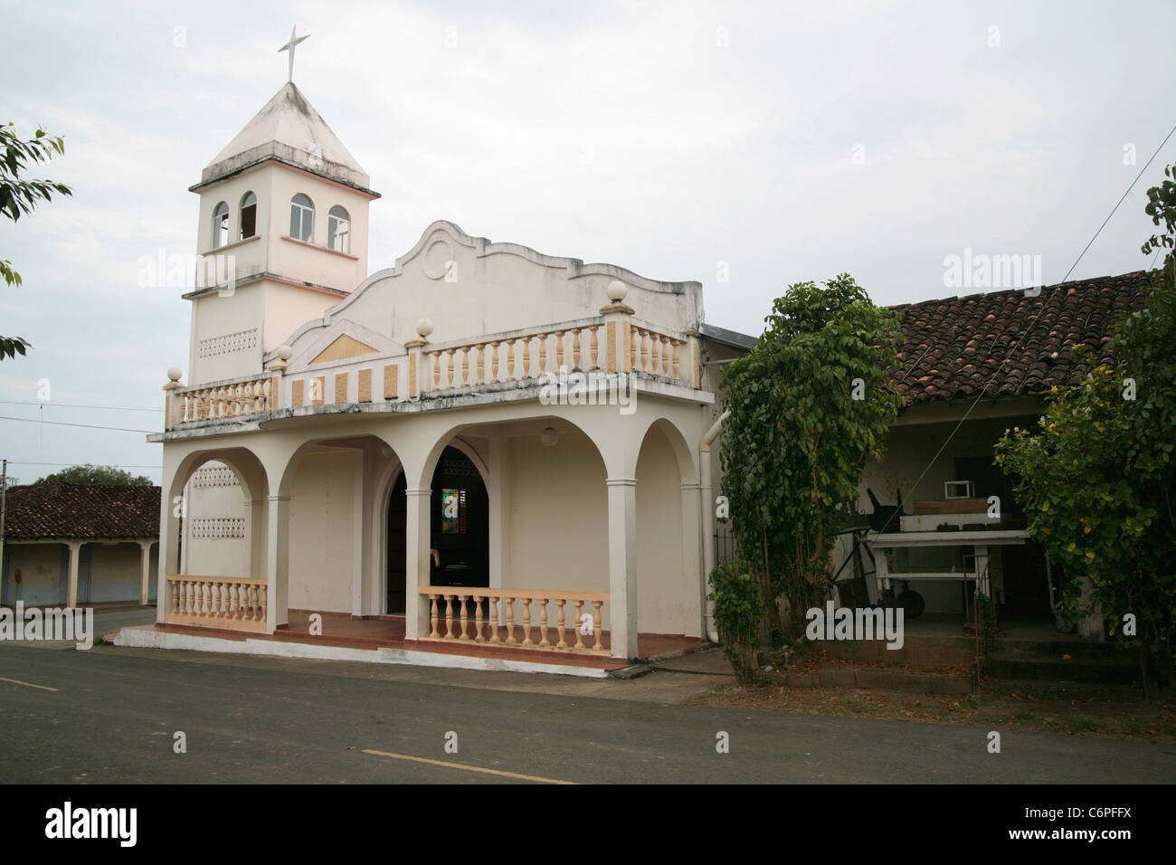 Petite ville rurale à l'église les provinces centrales de la République du Panama. Banque D'Images