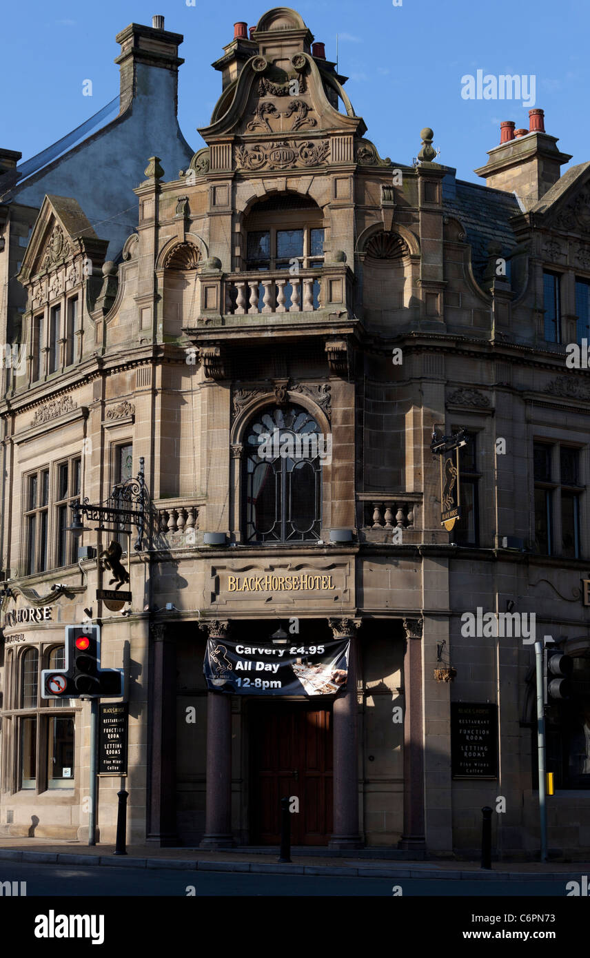 Le cheval noir, Hôtel et pub dans Otley. Le cheval noir était à l'origine une auberge du xviie siècle. Banque D'Images