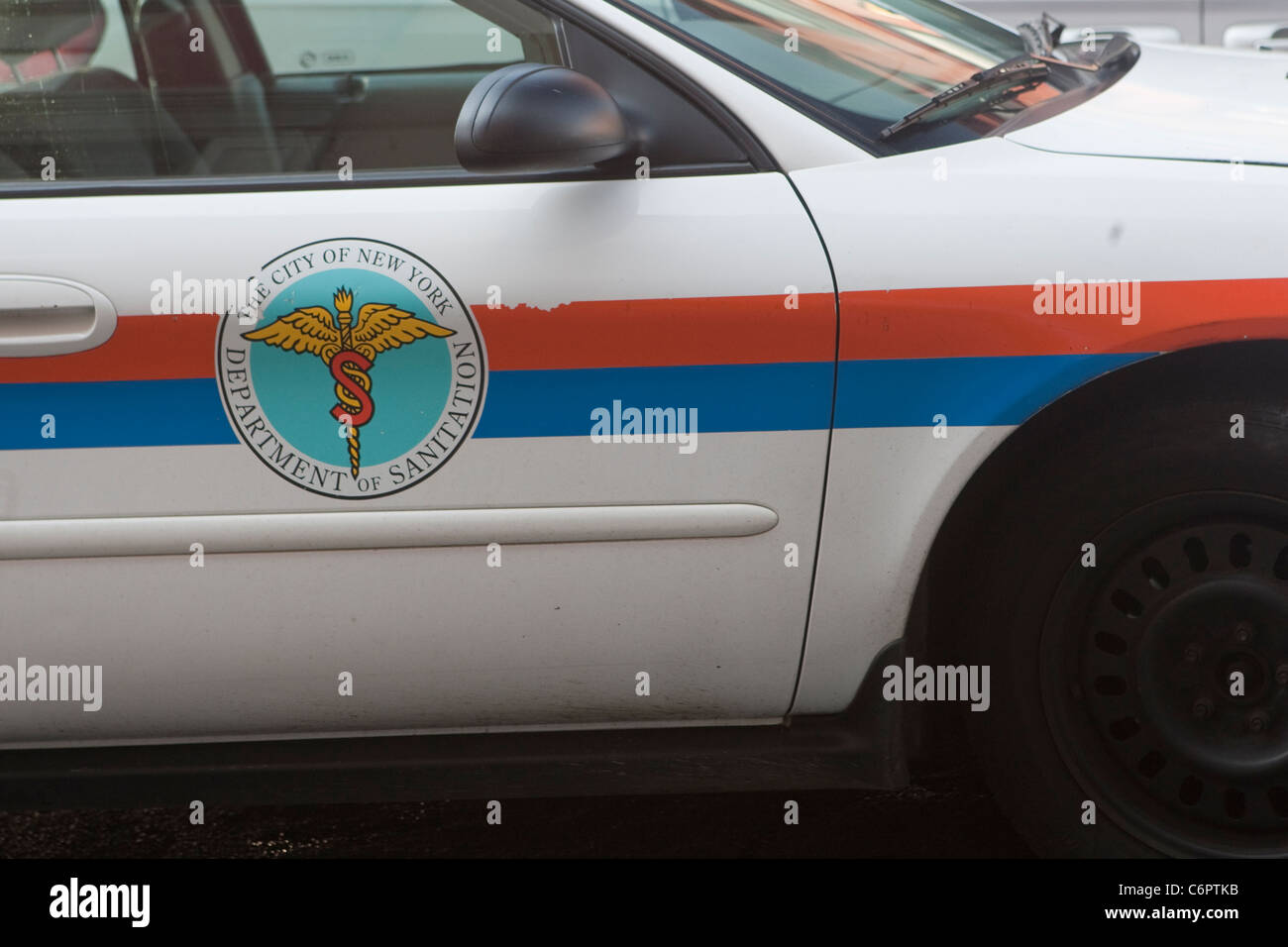 Une voiture de la NYC Ministère de l'assainissement est représenté à New York, NY Lundi 1 août 2011. Banque D'Images