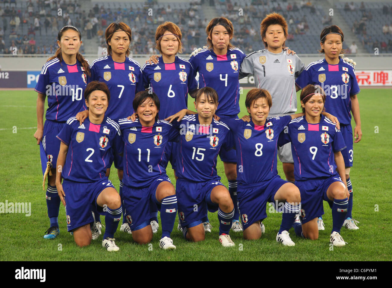 L'équipe nationale du Japon femmes Line-Up Groupe à Women's Football asiatique Match qualificatifs pour les Jeux Olympiques de Londres : le Japon 2-1 Corée du Sud Banque D'Images