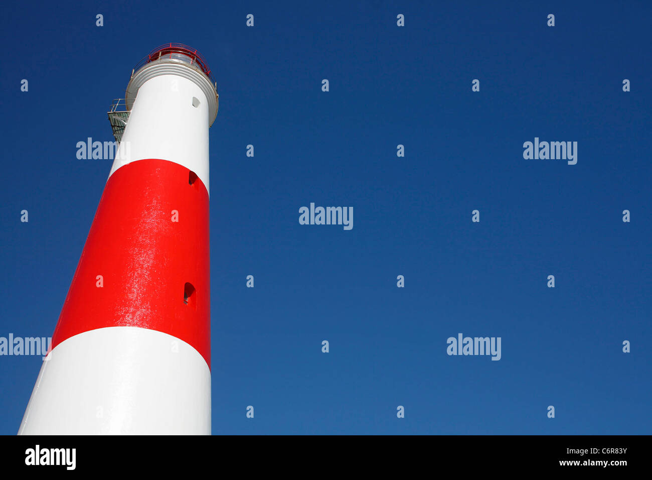 Low angle view of light house against a blue sky Banque D'Images
