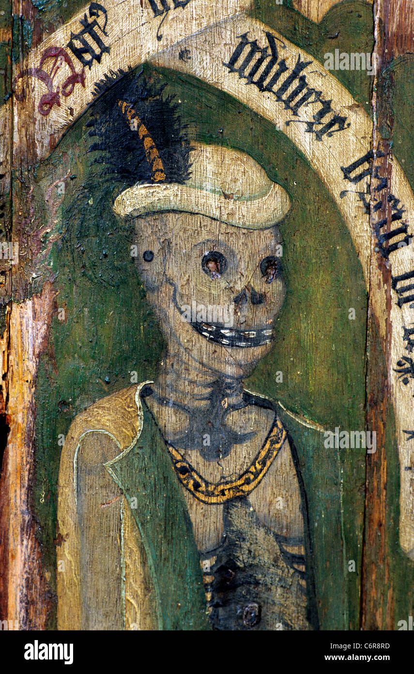 Sparham, Norfolk, jubé, Danse de la mort, détail des écrans anglais squelette église églises England UK Danse médiévale Banque D'Images