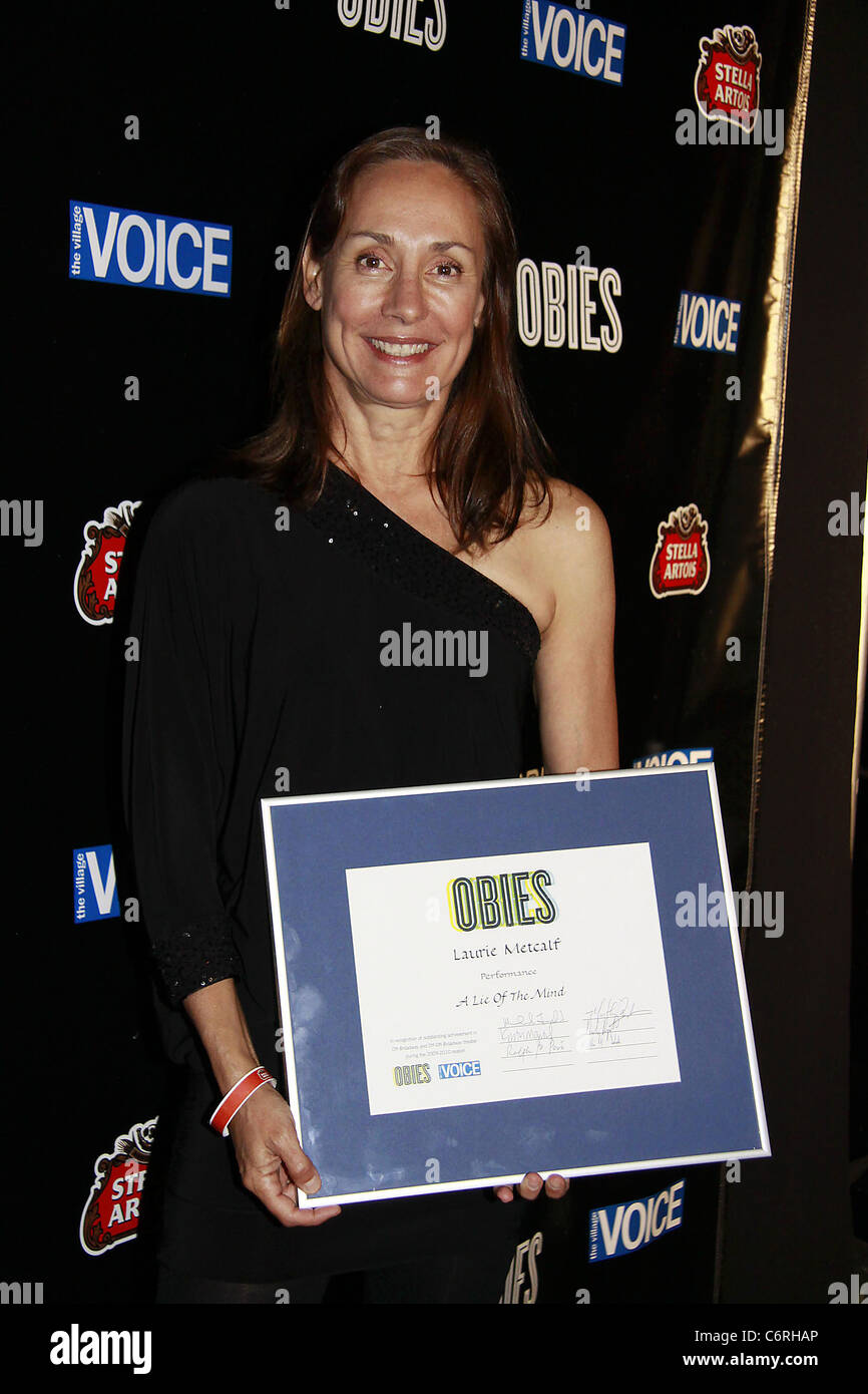 Laurie Metcalf participant à la 2010 Village Voice prix OBIE, honorant le meilleur de Broadway, qui s'est tenue au Webster Hall. New York Banque D'Images