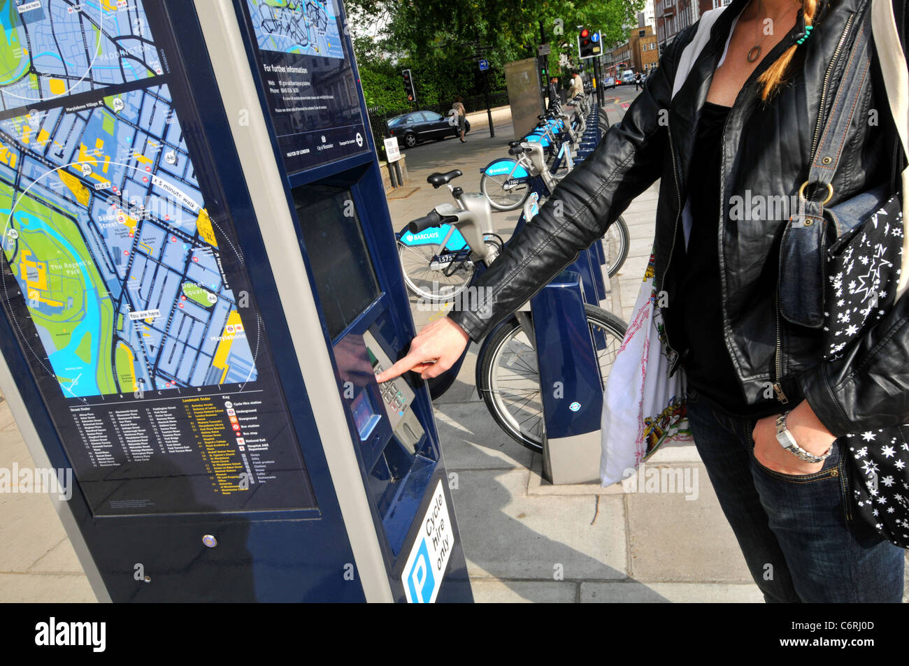 Cycles Location, Londres, Barclays Cycle Hire, Transport for London Cycles, des vélos ou de location de vélo station, Londres, Angleterre, Royaume-Uni Banque D'Images